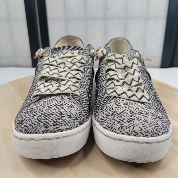 Dolce Vita Leather & Calf Hair Suede Black & White Low Top Sneakers Women US 7.5 - Picture 4 of 16